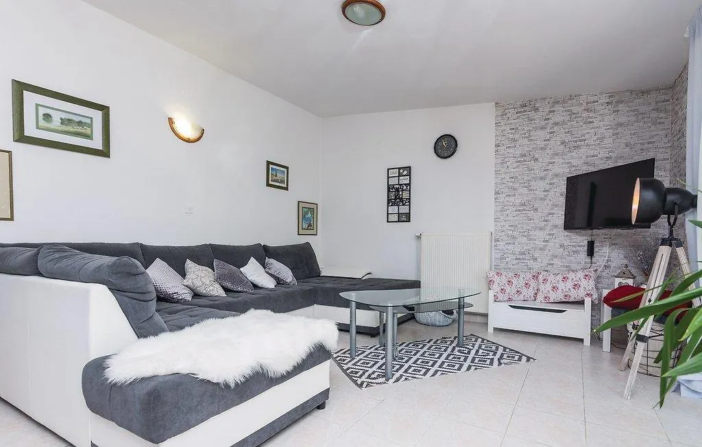 Villa Surac Murvica  0*, Murvica (Policnik)